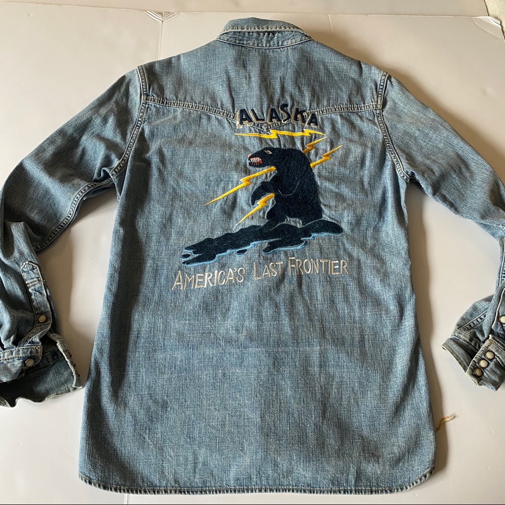 Remi Relief embroidery denim shirt